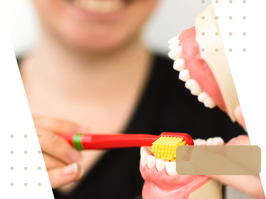 Instruktaż prawidłowej higieny jamy ustnej. Klinika Akademii Stomatologii w Łodzi.