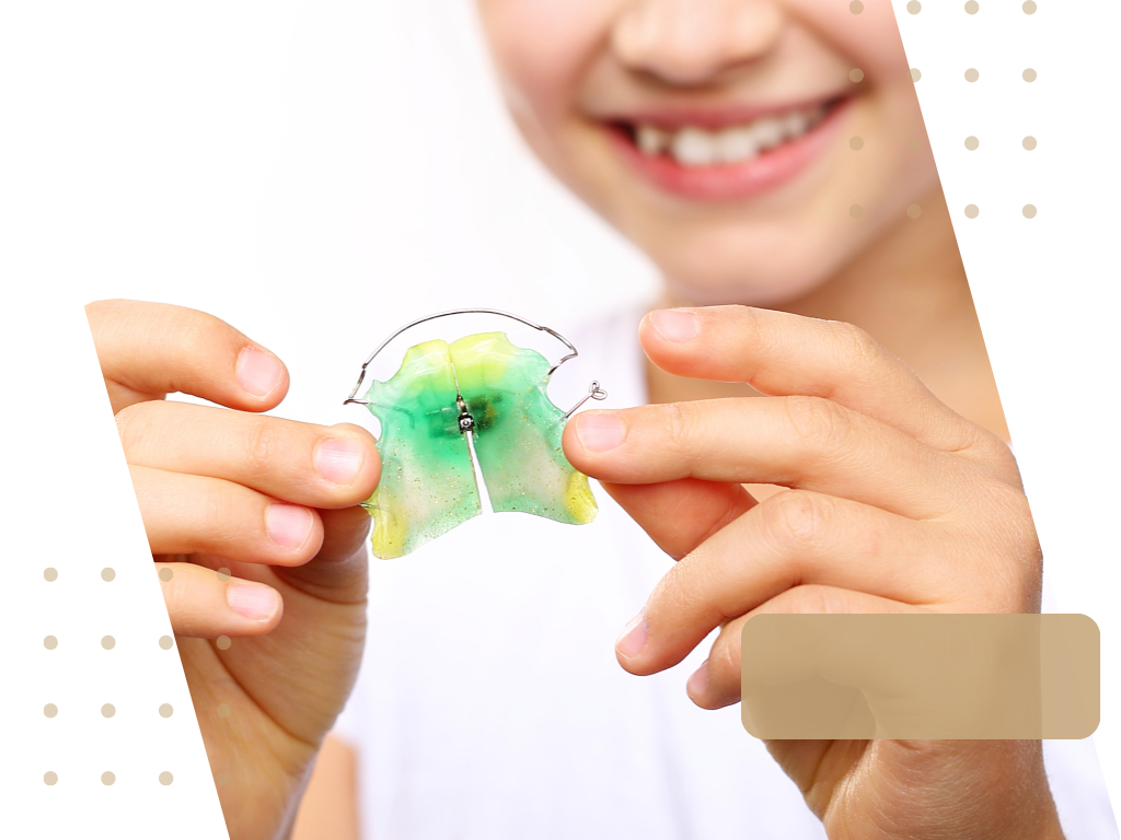 Nakładki prostujące zęby. Klinika Akademii Stomatologii w Łodzi.